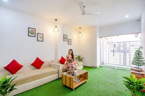Lobby sitting area - Fabhotel New Dream Palace (Kolkata)