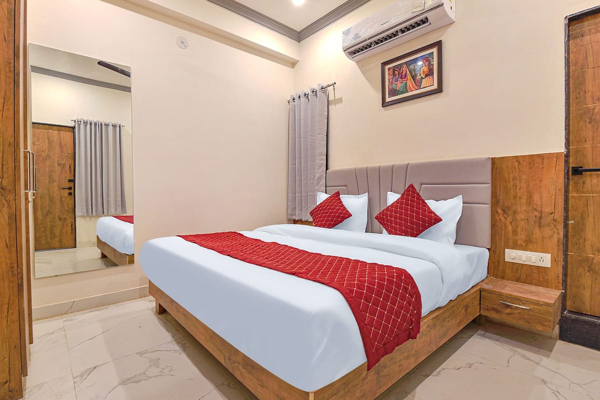 Deluxe Room | Egyptian cotton sheets, premium bedding, in-room safe, free WiFi