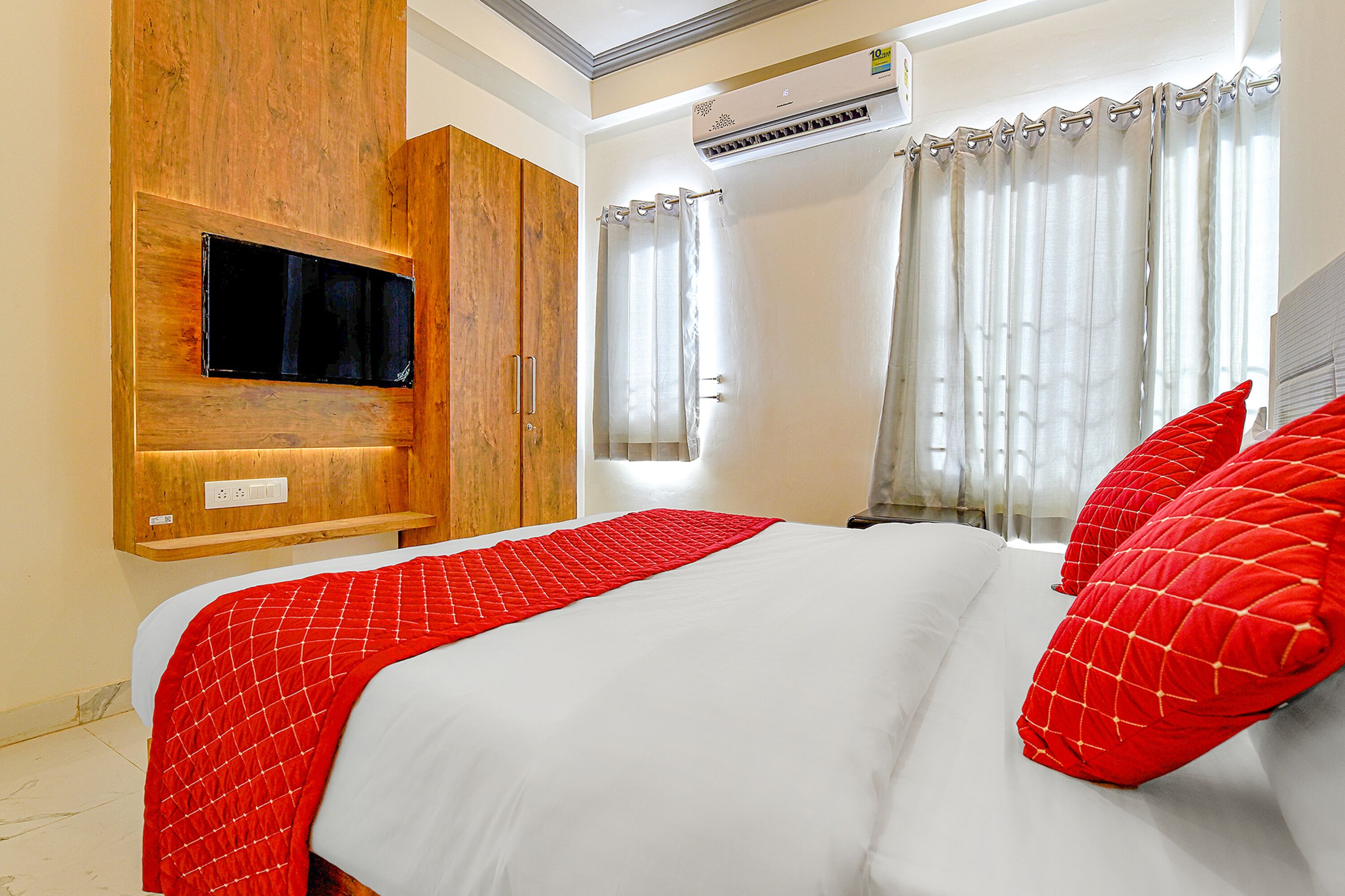 FabHotel Infinity Blue