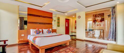 Suite | 1 bedroom, Egyptian cotton sheets, premium bedding, in-room safe
