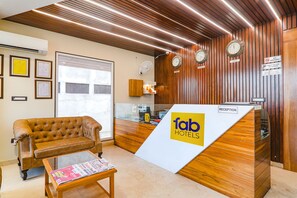Reception - Fabhotel The Nawab'S (Lucknow)