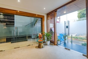 Entrada al alojamiento