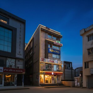 Exterior - FabHotel Pratiksha (Ahmedabad)