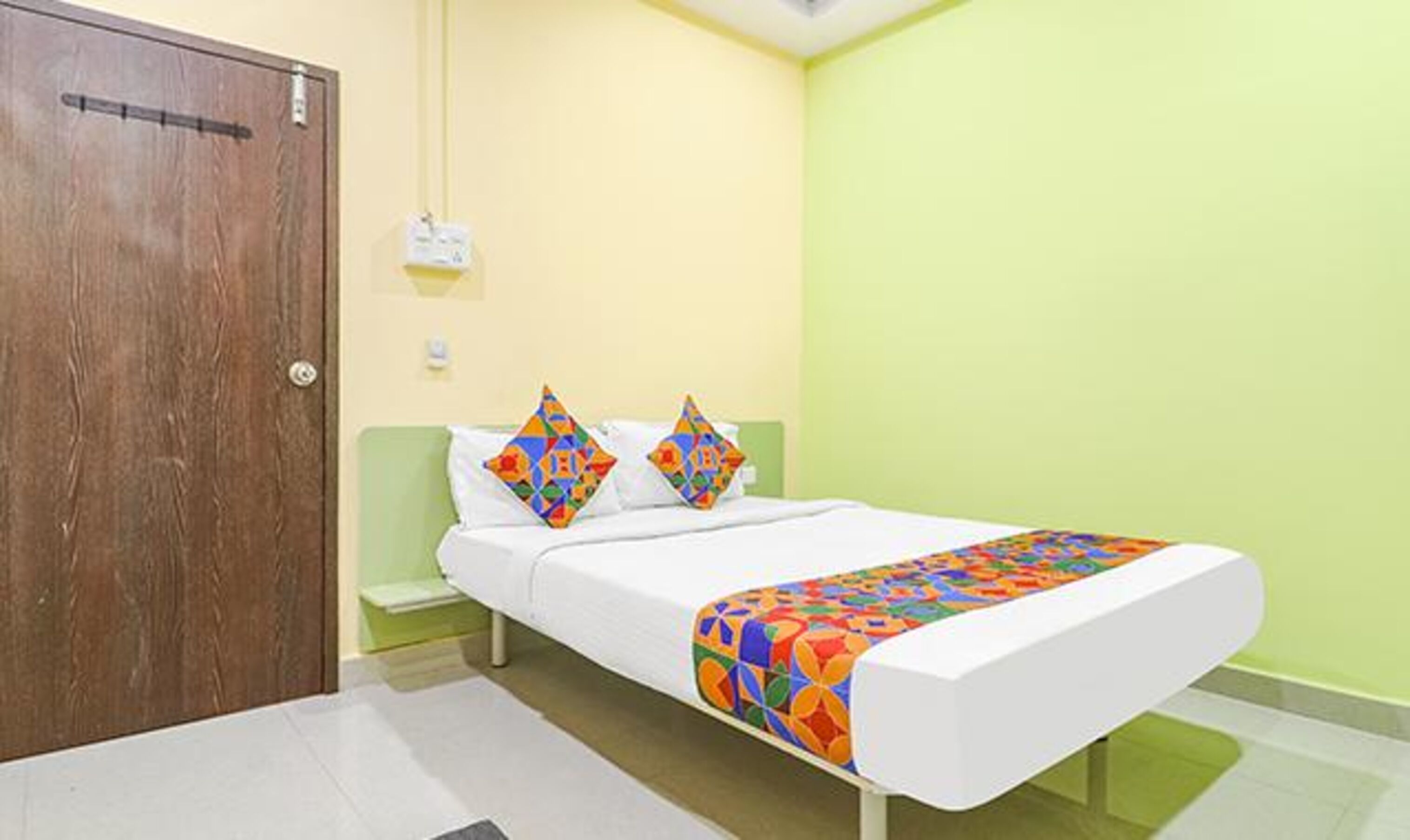 Egyptian cotton sheets, premium bedding, in-room safe, free WiFi