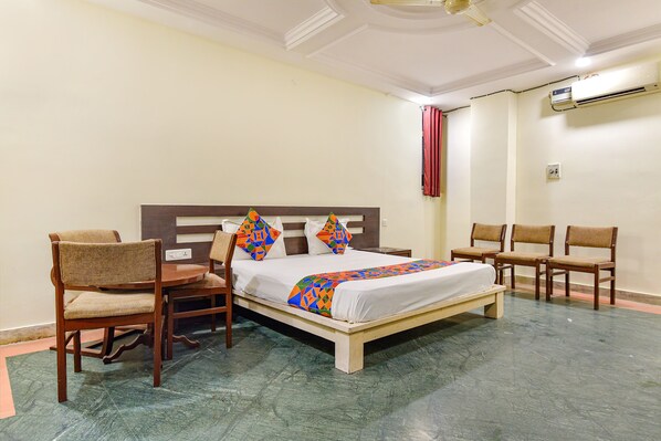 Egyptian cotton sheets, premium bedding, in-room safe, free WiFi