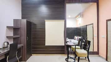 Egyptian cotton sheets, premium bedding, in-room safe, soundproofing