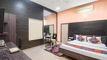 Premium Room | Egyptian cotton sheets, premium bedding, in-room safe, soundproofing