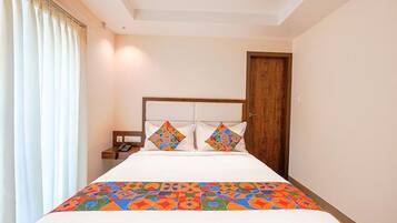 Deluxe Room | Egyptian cotton sheets, premium bedding, in-room safe, free WiFi