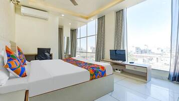 Kamar Mewah | Seprai katun Mesir, seprai premium, brankas, dan meja kerja