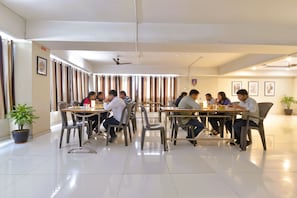 Restaurant - Fabhotel Apollo (Ahmedabad)