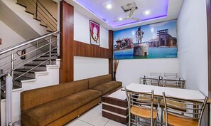 Restaurant - Fabexpress Aditya Regency (Bhopal)