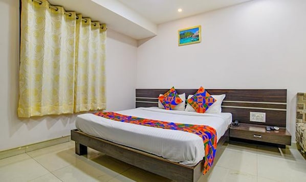 Executive Room | Egyptian cotton sheets, premium bedding, in-room safe, desk