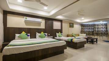 Premium Room | 1 bedroom, in-room safe, desk, soundproofing
