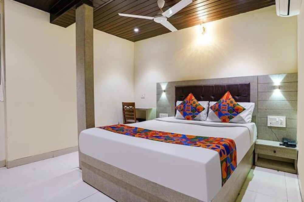 Fabhotel New Prince Palace