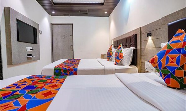 Egyptian cotton sheets, premium bedding, in-room safe, free WiFi