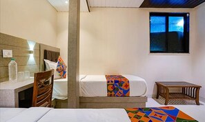Egyptian cotton sheets, premium bedding, in-room safe, free WiFi - Fabhotel New Prince Palace (Mumbai)