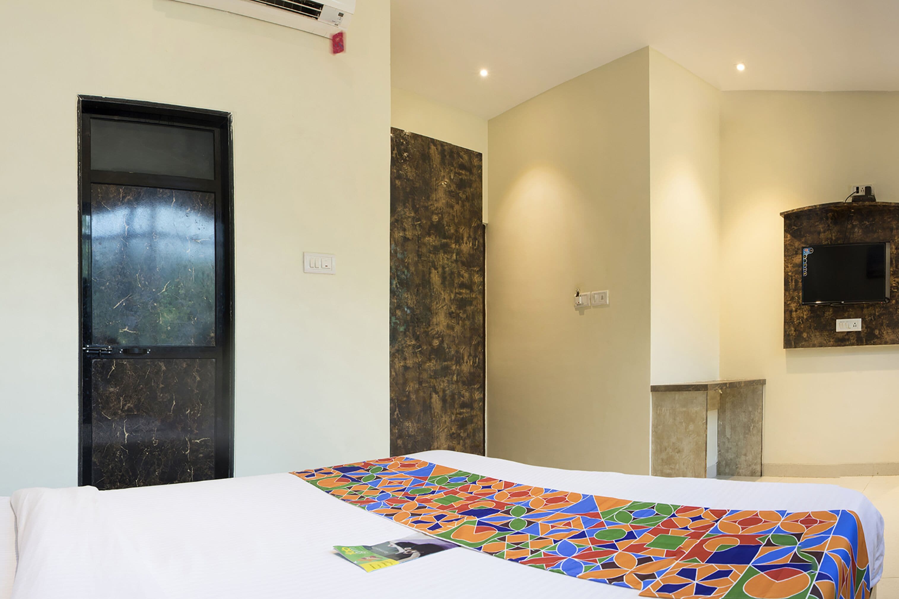 Egyptian cotton sheets, premium bedding, in-room safe, soundproofing