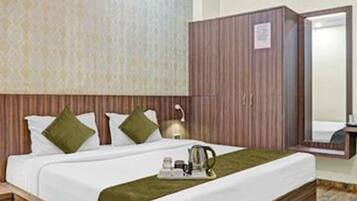 Egyptian cotton sheets, premium bedding, in-room safe, free WiFi