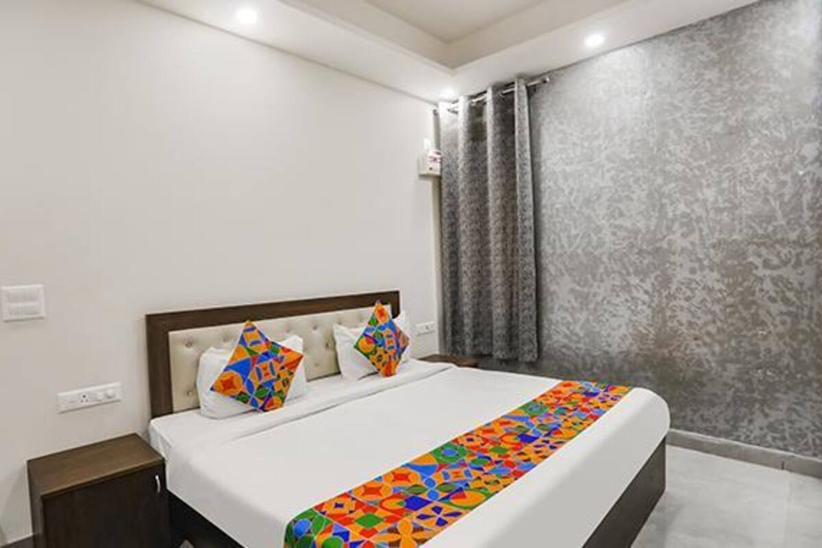 Egyptian cotton sheets, premium bedding, in-room safe, free WiFi