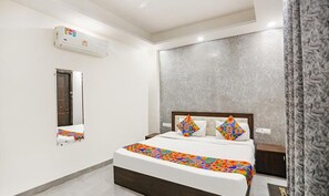Egyptian cotton sheets, premium bedding, in-room safe, free WiFi