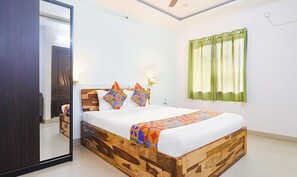 Premium Room | Egyptian cotton sheets, premium bedding, in-room safe, soundproofing - Fabhotel Udipi'S Vihar (Hyderabad)