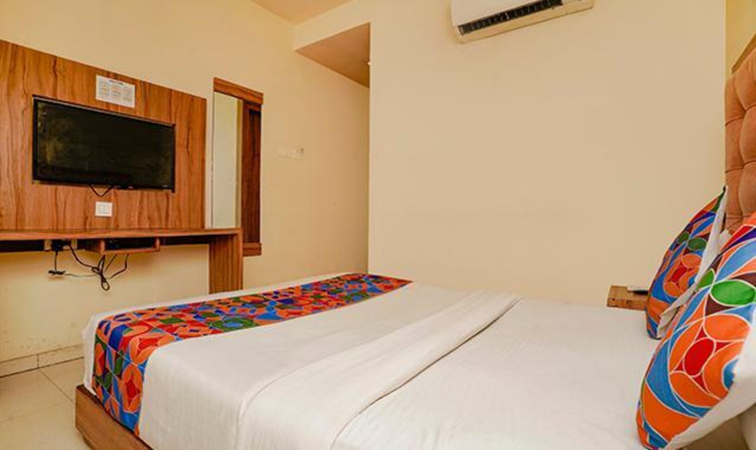 Photo - FabExpress Emerald Inn