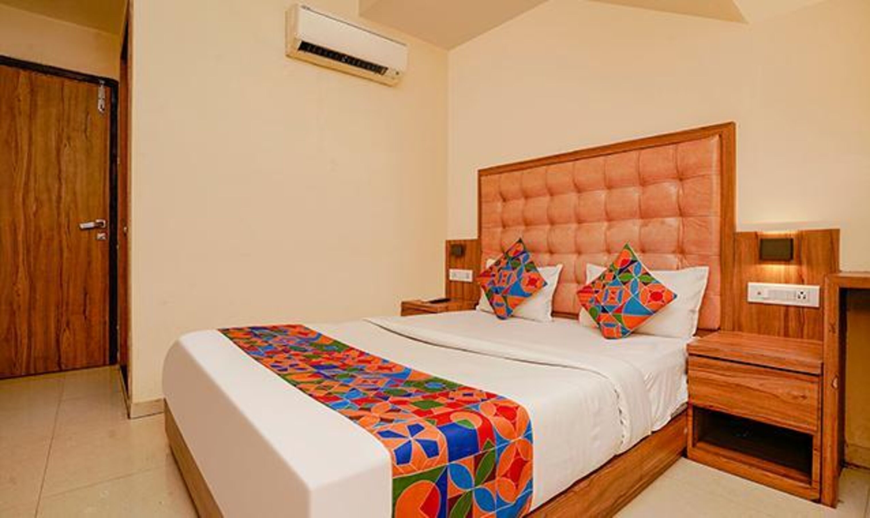 Fabexpress Emerald Inn