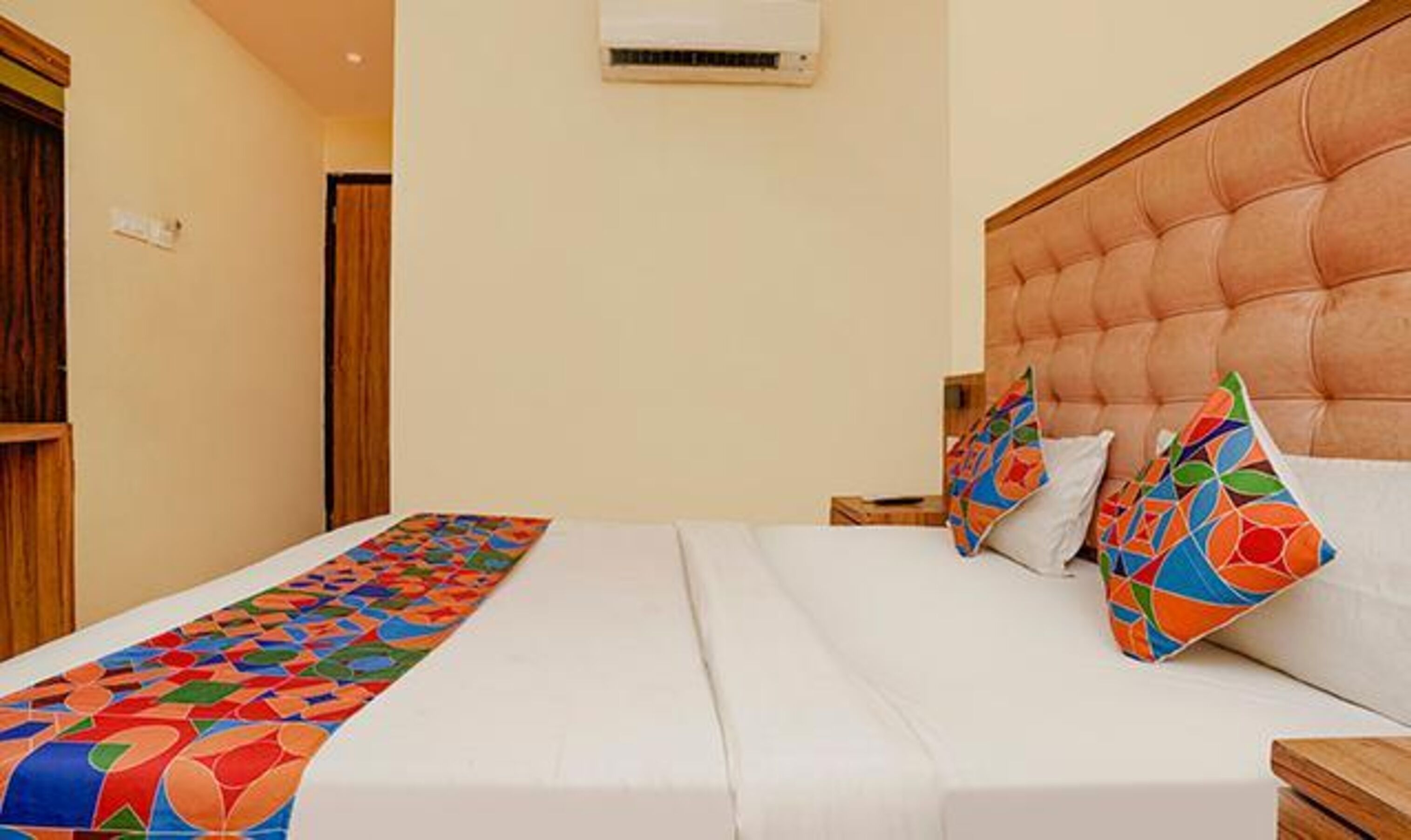 Photo - FabExpress Emerald Inn