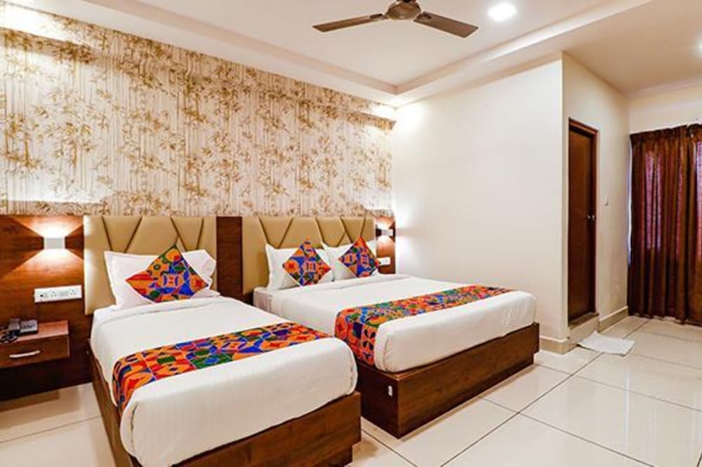 Fabhotel Rotano Grand