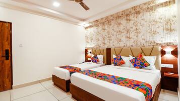 Egyptian cotton sheets, premium bedding, in-room safe, free WiFi