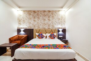Egyptian cotton sheets, premium bedding, in-room safe, free WiFi - FabHotel Rotano Grand Marathahalli (Bengaluru)