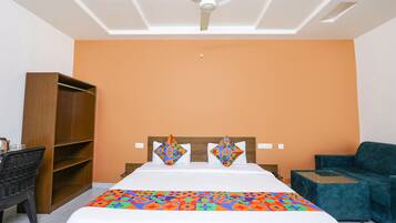 Deluxe Room | Egyptian cotton sheets, premium bedding, in-room safe, free WiFi