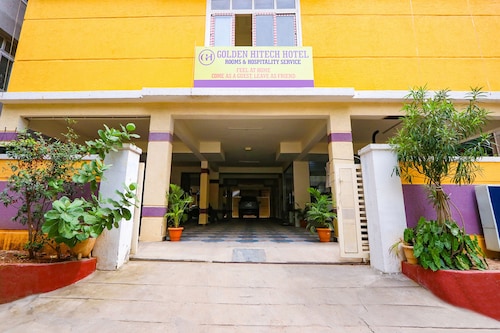 Fabhotel Golden Hitech