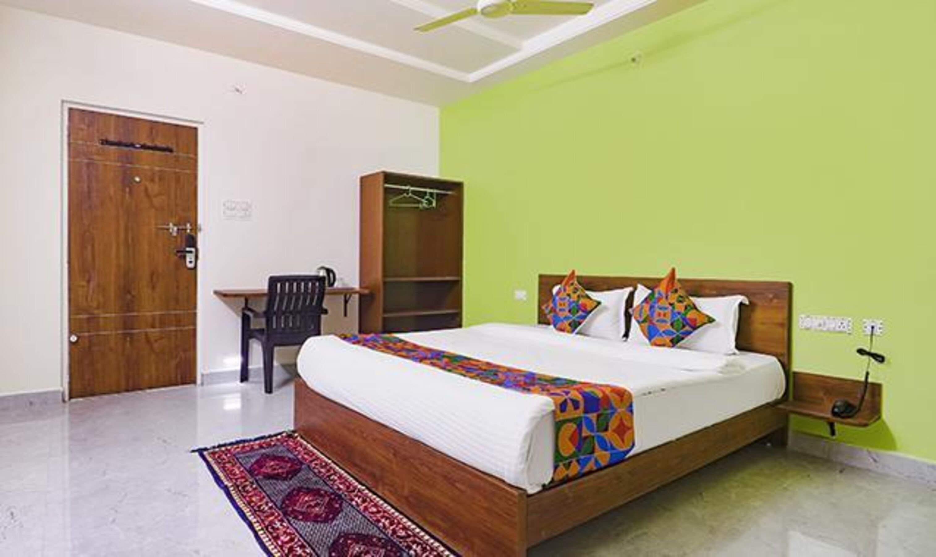 Fabhotel Golden Hitech