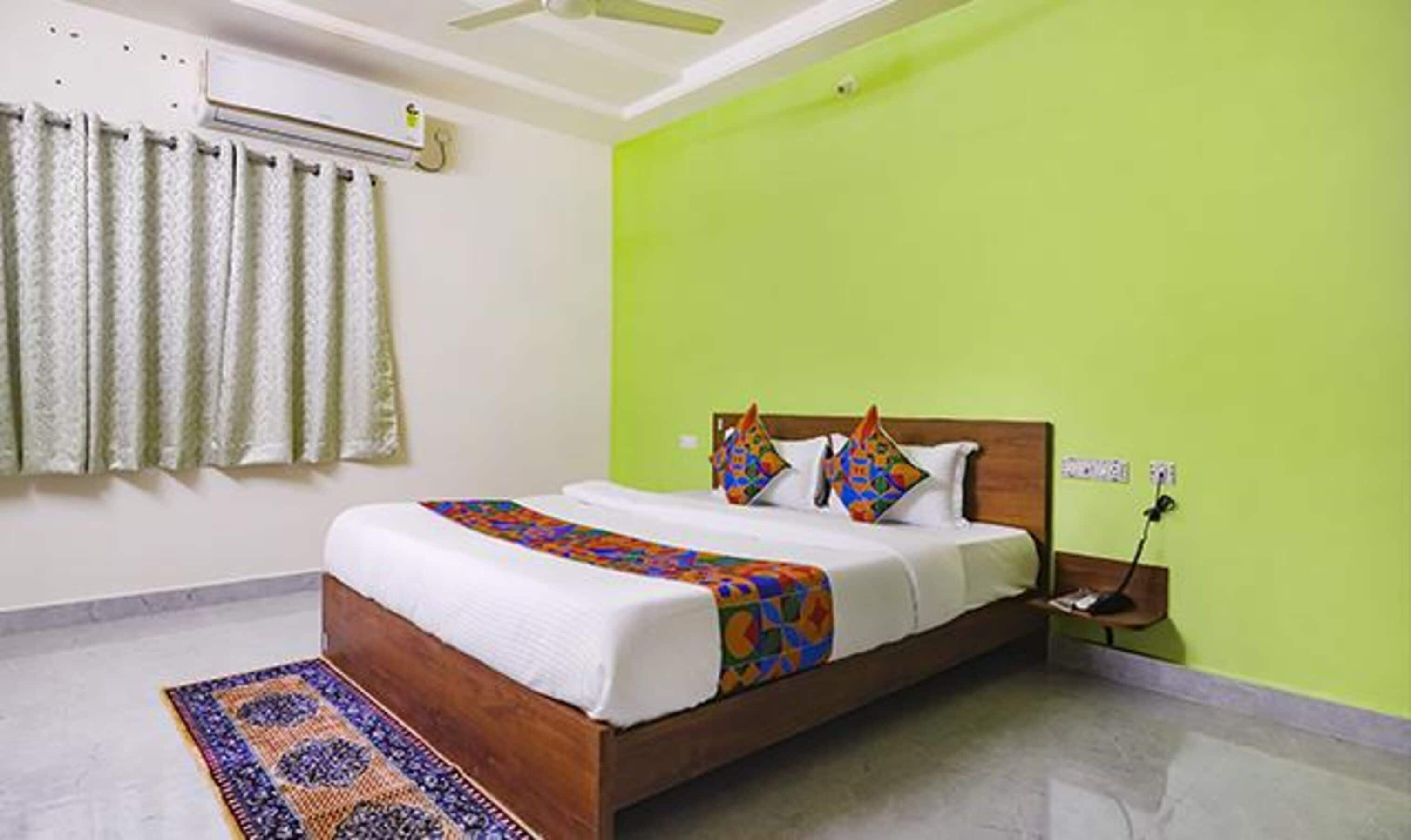 Fabhotel Golden Hitech