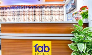 Reception - FabHotel Green Park - Nr. Geeta Mandir (Ahmedabad)