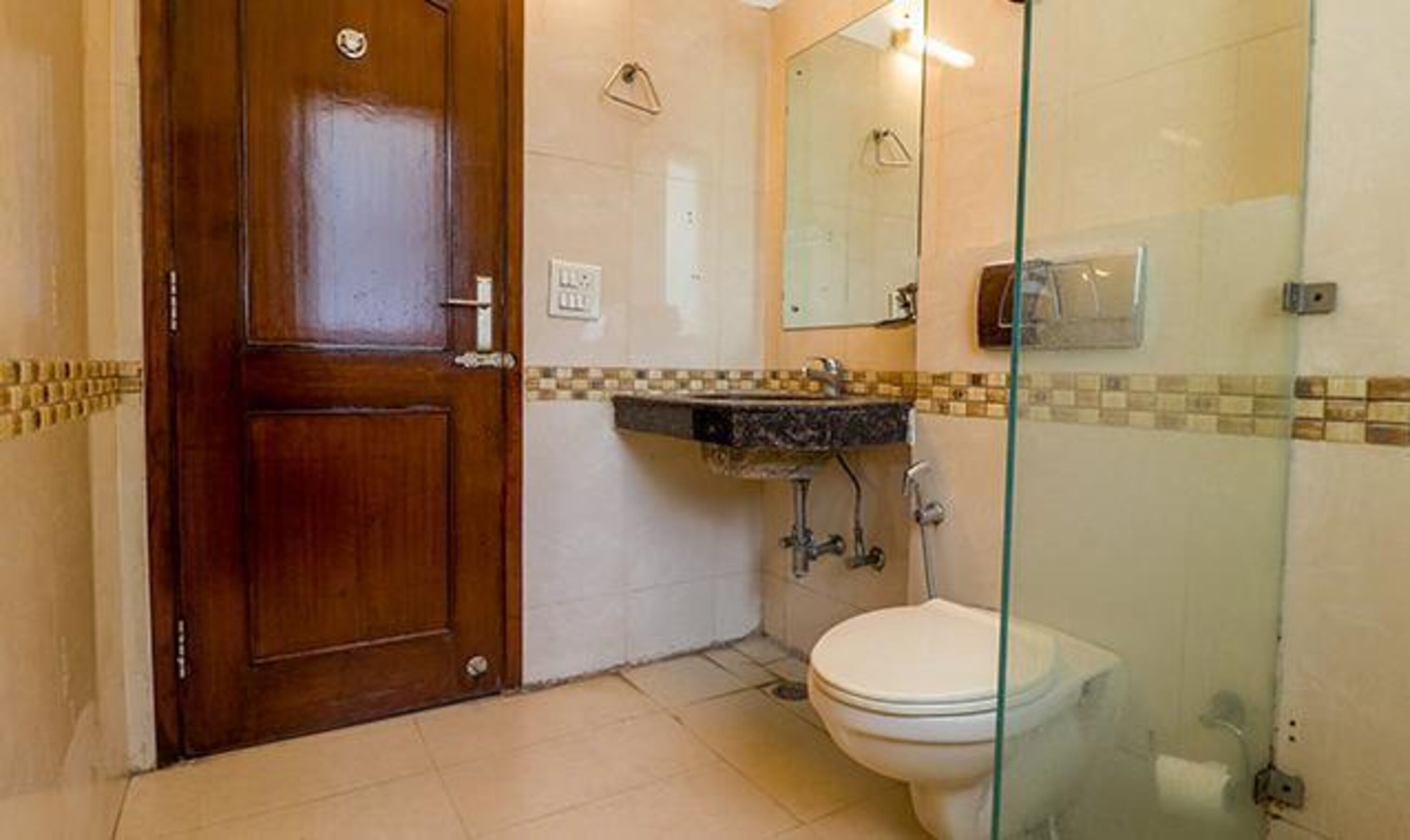 FabHotel Imperial Inn