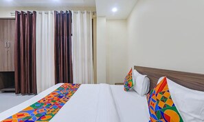 Egyptian cotton sheets, premium bedding, in-room safe, free WiFi - FabHotel The Gahmar Inn (Lucknow)