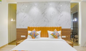 Egyptian cotton sheets, premium bedding, in-room safe, free WiFi