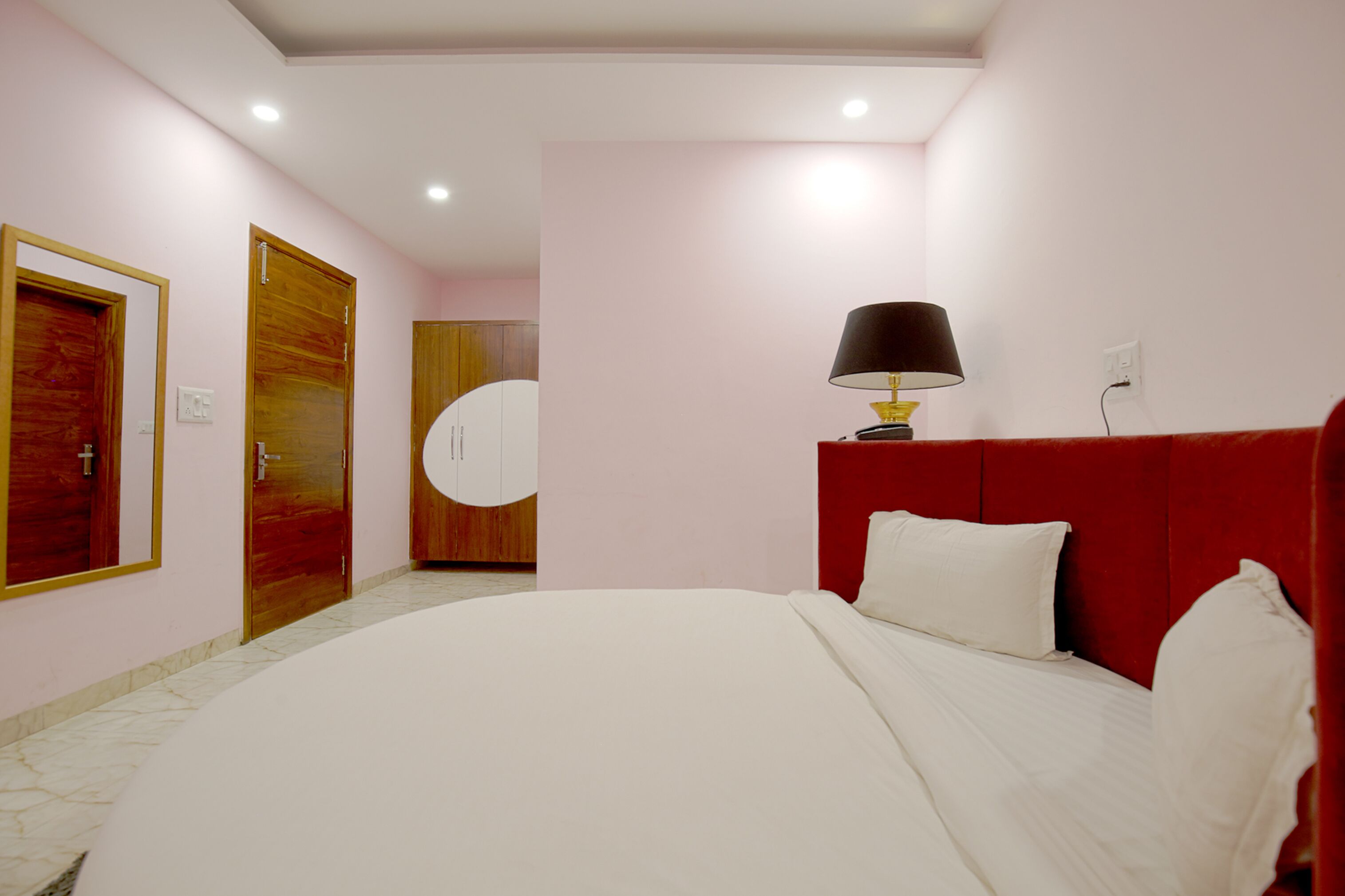 egyptian cotton sheets, premium bedding, in-room safe, free wifi