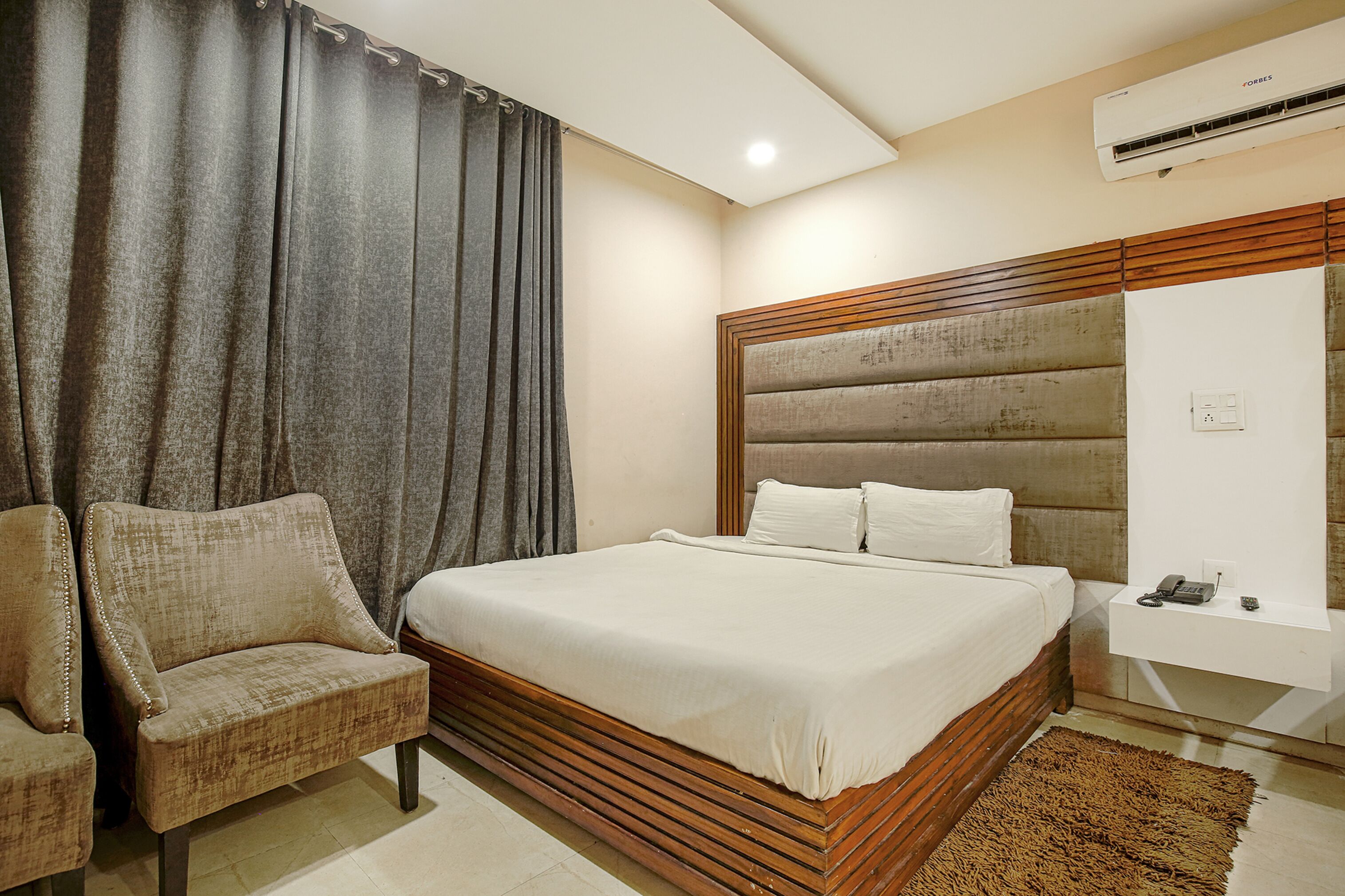 egyptian cotton sheets, premium bedding, in-room safe, free wifi