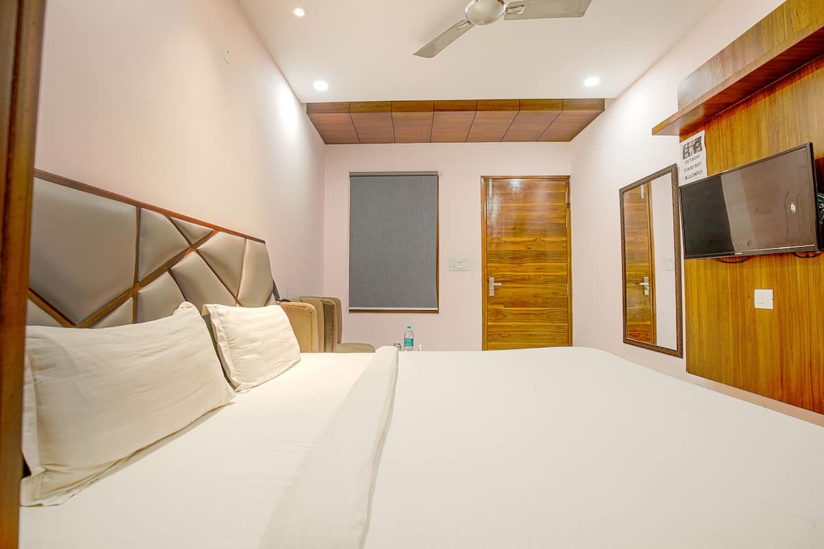 egyptian cotton sheets, premium bedding, in-room safe, free wifi