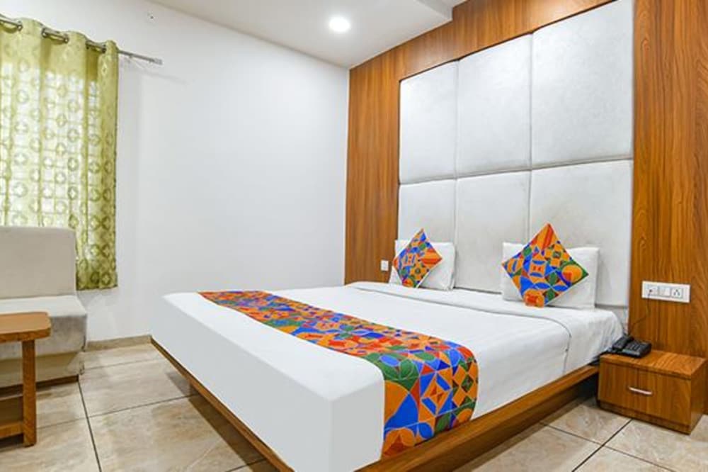 Fabhotel Right Choice