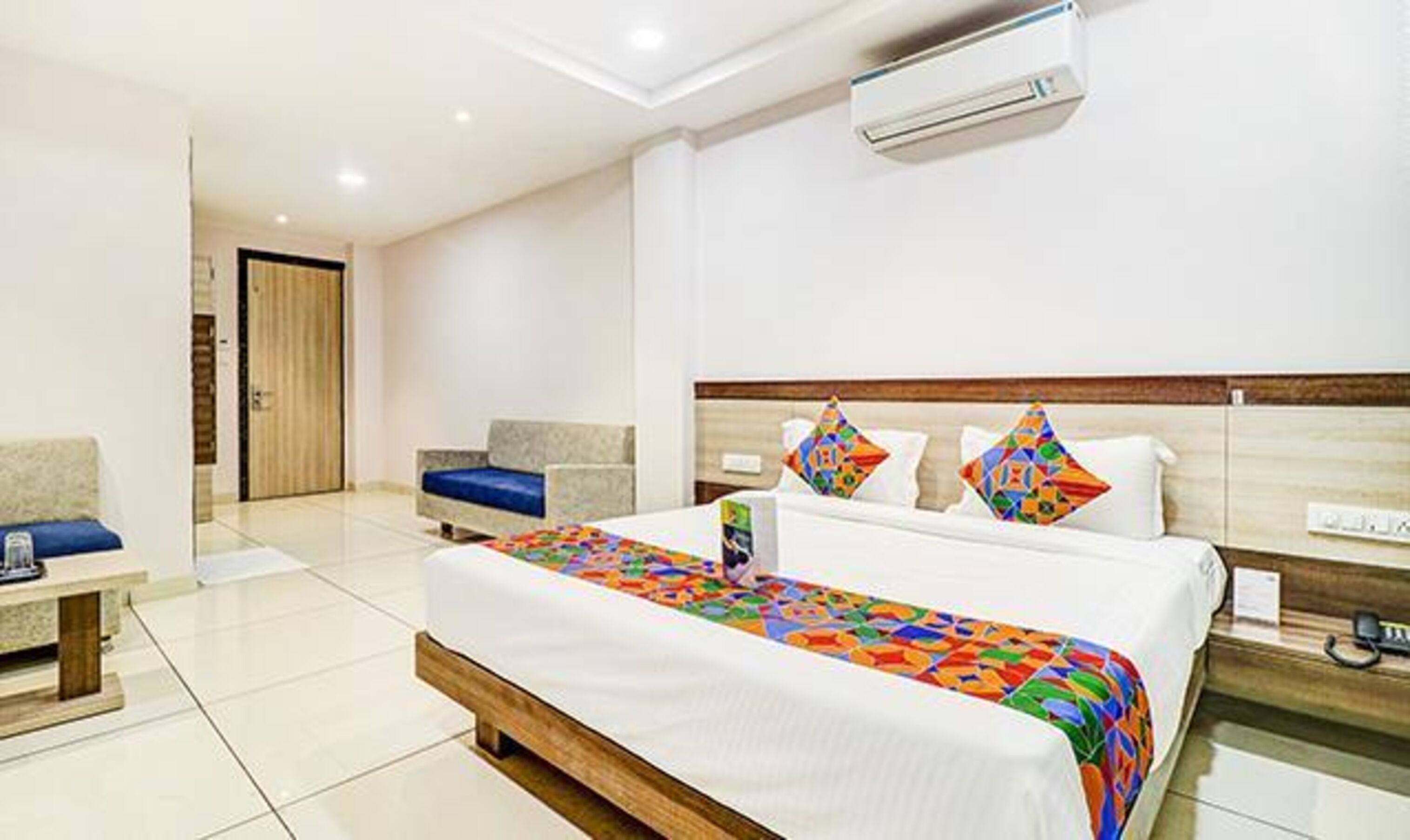 Fabhotel Meera Palace