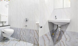 Shower, rainfall showerhead, free toiletries, towels