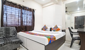 Egyptian cotton sheets, premium bedding, in-room safe, free WiFi