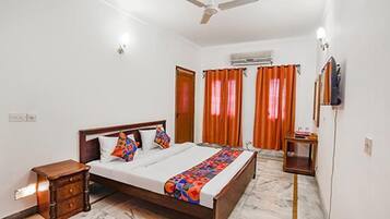 Premium Room | Egyptian cotton sheets, premium bedding, in-room safe, soundproofing