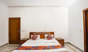 Deluxe Room - FabHotel Goodwill Homes (New Delhi)