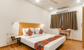 Deluxe Room | Egyptian cotton sheets, premium bedding, in-room safe, free WiFi