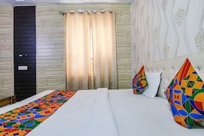 Egyptian cotton sheets, premium bedding, in-room safe, free WiFi - Fabhotel Gs (Mohali)